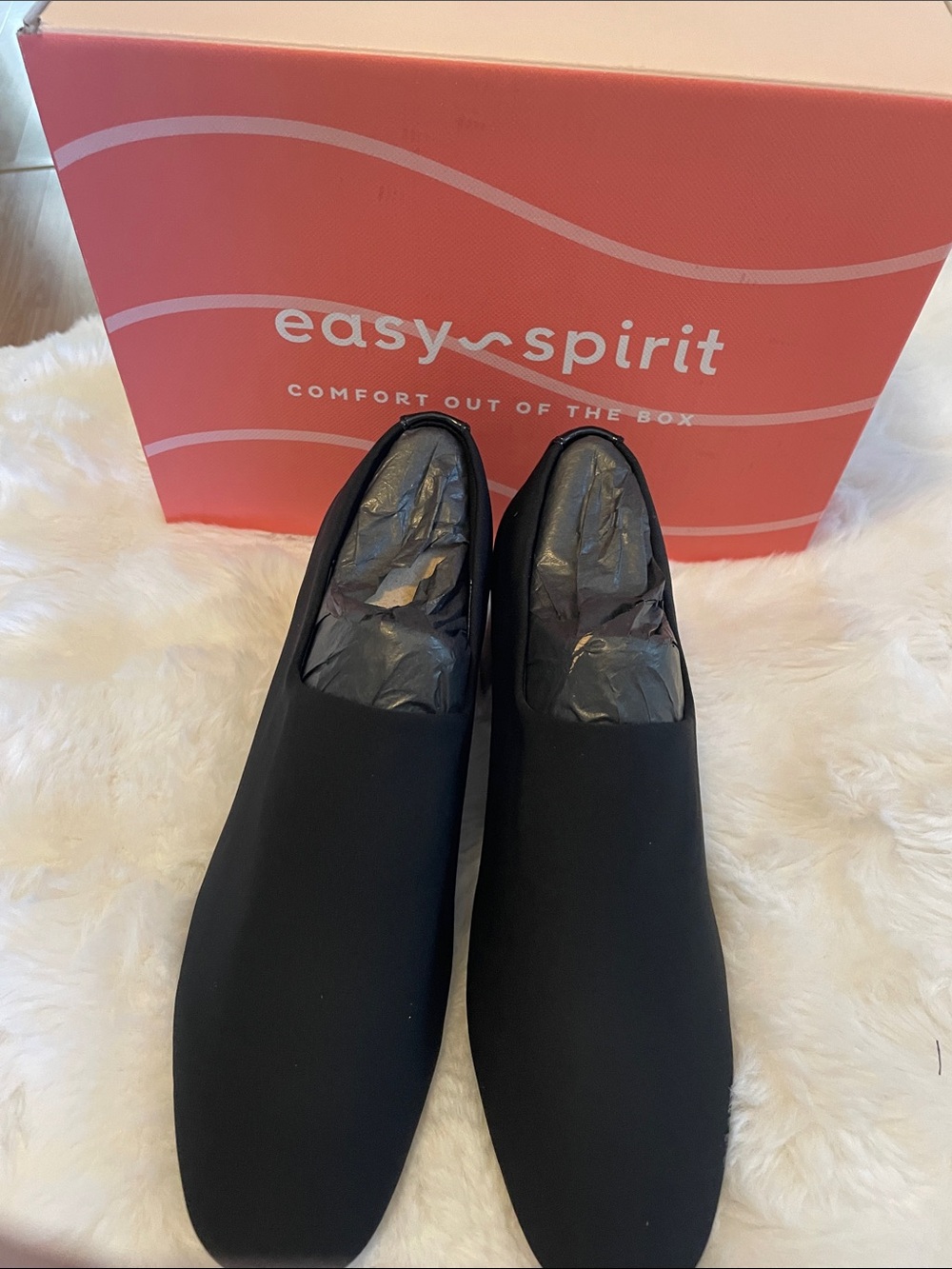 Easy Spirit Black Slip-On Flats with Sleek Upper size 6.5M